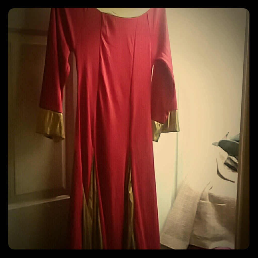 A red rose gold church dress